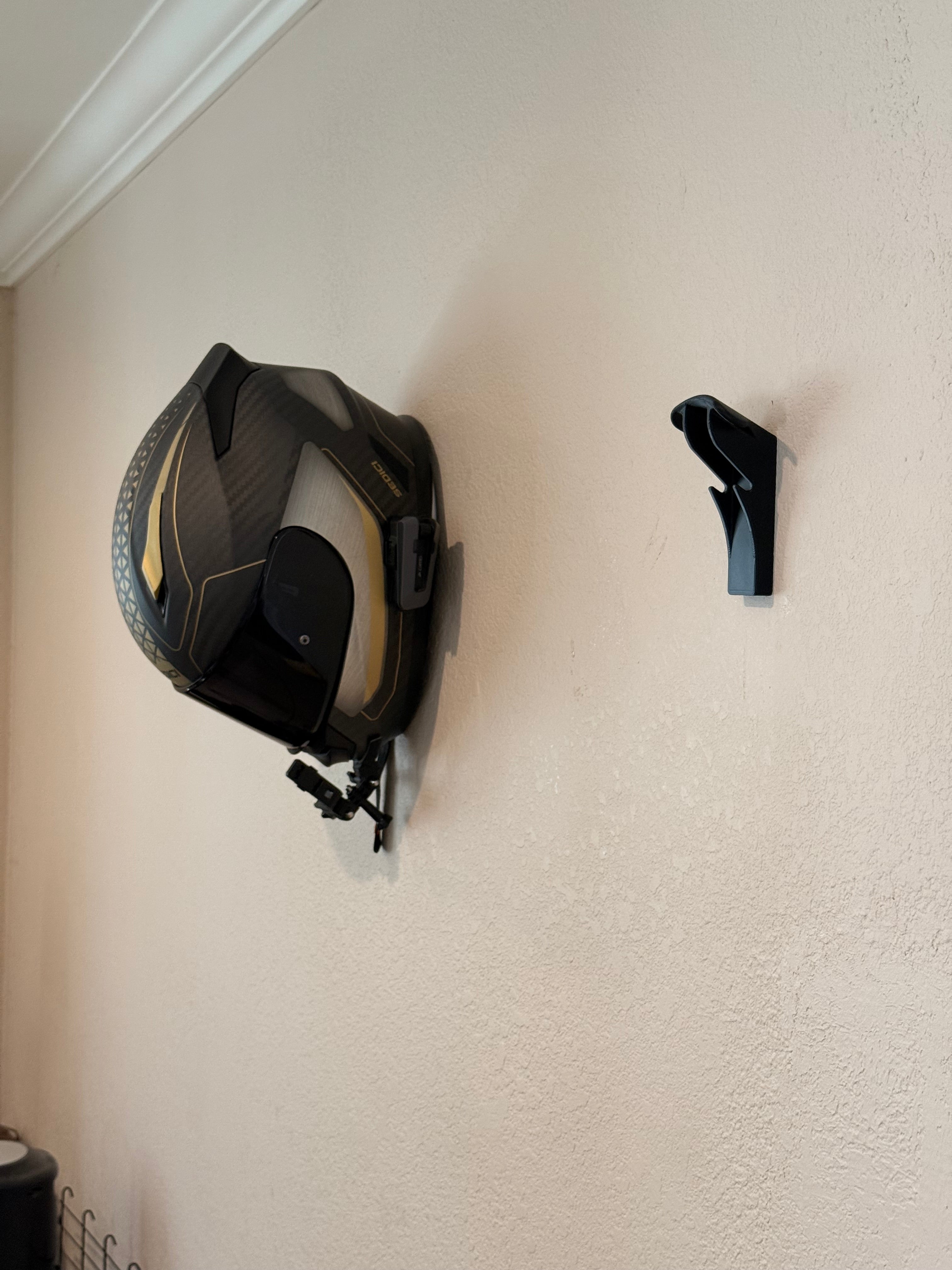 best way to hang motorcycle helmet Slim Flush Helmet Wall Mount